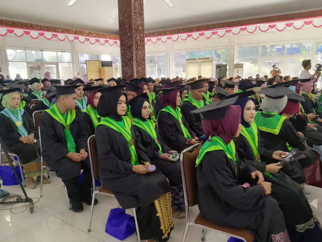 114 Wisudawan Ikut Wisuda Ke 3 Umkaba Tahun 2024